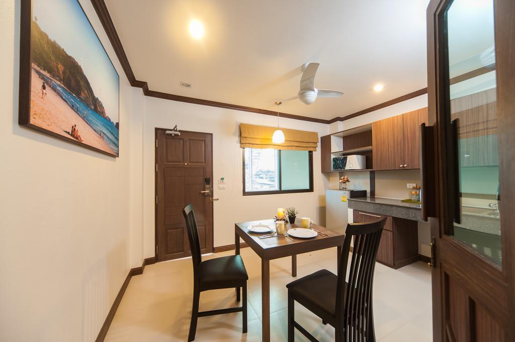 Ratana Hill Patong Aparthotel Rom bilde